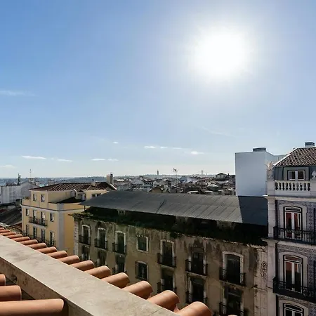 Plum Guide - Roof Portal Lisbon