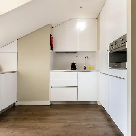 Apartment Plum Guide - Roof Portal