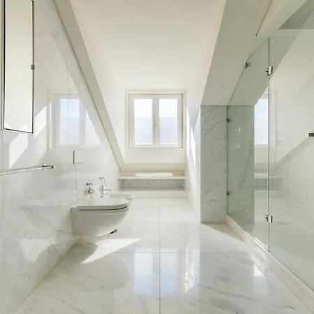 Plum Guide - Roof Portal Apartment *