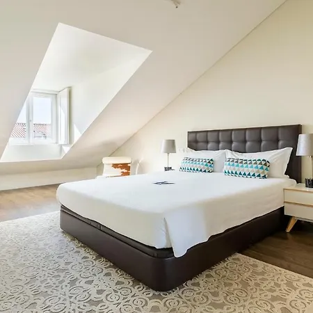 Plum Guide - Roof Portal Apartment Lisbon